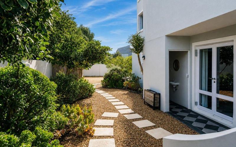 4 Bedroom Property for Sale in Kommetjie Western Cape